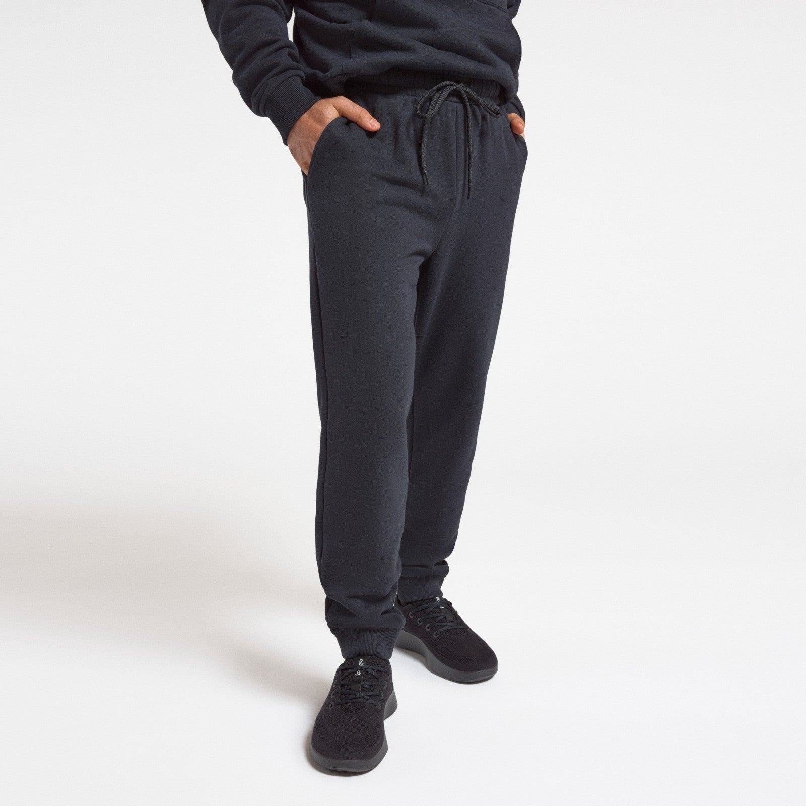 25Q1_Apparel_MerinoBlendSweatpant_Site_PDP_Men_TrueBlack_Front_1600x1600_7d935343-837f-4a7d-aea0-b6cd81fab57f